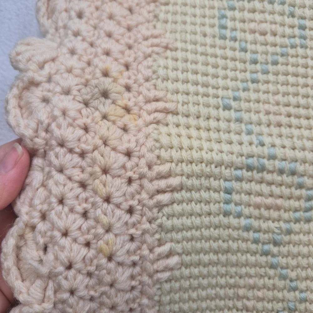 Vintage Handmade WOOL Crochet Baby Blanket Cream Scalloped Edge Embroidered Crib